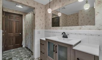 381 Woonsocket Hill Rd, North Smithfield, RI 02896