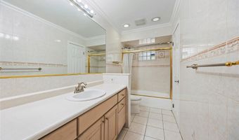 8 Dunn Rd, Airmont, NY 10952