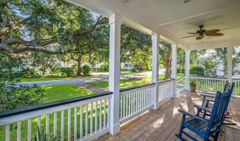 4 Waterbird Dr, Beaufort, SC 29907