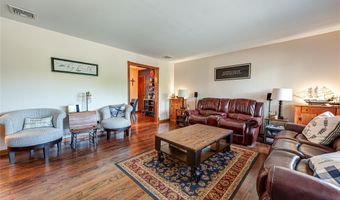 19 Buchanan Ave, Amity Harbor, NY 11701