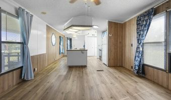 1749 Carolina St, Alford, FL 32420