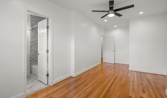 925 DECATUR St NW, Washington, DC 20011