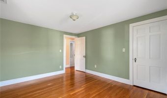 14 Fairview Ave, Lincoln, RI 02865