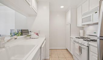901 N MONROE St 1013, Arlington, VA 22201