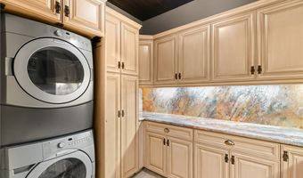 33 Promontory Ridge Dr, Las Vegas, NV 89135