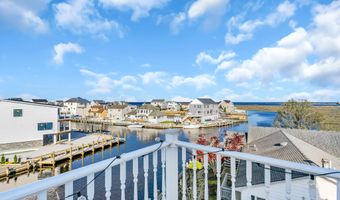 221 Magnolia Dr, Bayville, NJ 08721