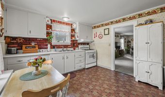 15 Summit Ave, Adams, MA 01220