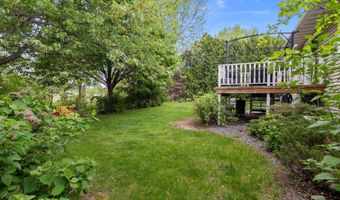 1433 W ROSELAWN Dr, Appleton, WI 54914