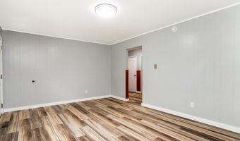 18 Holiday Dr, Albrightsville, PA 18210