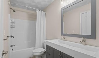 81 Golden View Dr, Johnston, RI 02919
