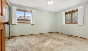 1402 N Arch St, Aberdeen, SD 57401