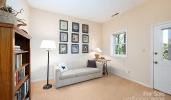 9 Sandon Cir, Asheville, NC 28804