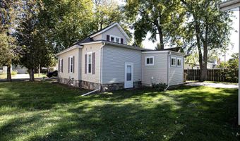 1327 N HARRIMAN St, Appleton, WI 54911