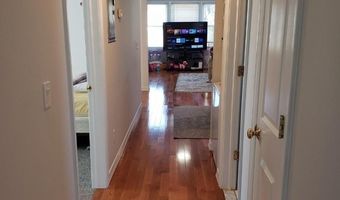 13 Cornish St, Washington, NJ 07882