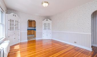 43 Standish Rd, Jamestown, RI 02835