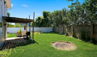 81 Elm St, Beachwood, NJ 08722