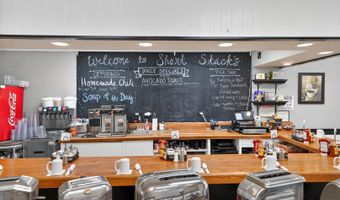 208 S Main St, Algonquin, IL 60102