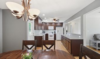 575 Garfield Ave, Belford, NJ 07718