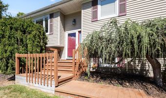 8 Dunn Rd, Airmont, NY 10952