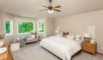4518 Hemingway Dr, Ames, IA 50014