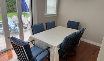 53 Center Ave, Middletown, RI 02842