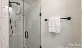 1611 Tippah Park Ct, Charlotte, NC 28205
