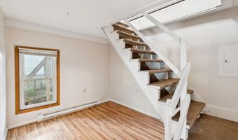 56 Chapel St, Augusta, ME 04330