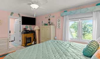 72 Hilltop Dr F, North Providence, RI 02904