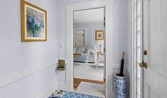 5 Pell St, Newport, RI 02840