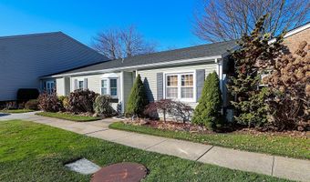 132 Harbor S 132, Amityville, NY 11701