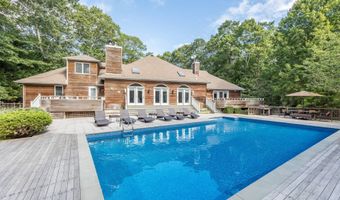 16 Woodedge Cir, Amagansett, NY 11930