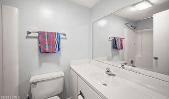 1 Marsh Harbor Dr A, Beaufort, SC 29907