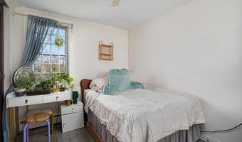 73 Thames St B, Newport, RI 02840