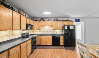 923 Stave Oak Dr, Beech Grove, IN 46107
