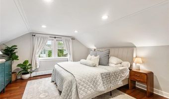 15 Berwick Pl, East Providence, RI 02916