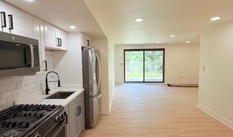 833 W Heritage Dr 2, Addison, IL 60101