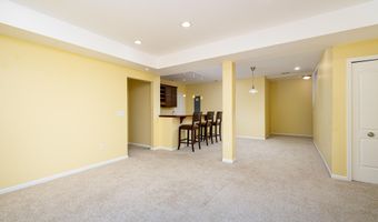 2906 N Knightsbridge Cir, Ann Arbor, MI 48105