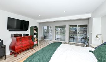 4135 State Park Dr, Akron, OH 44319