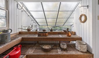 429 Sperry Rd, Bethany, CT 06524