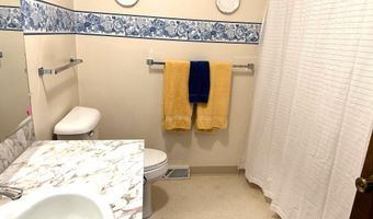 1221 E Linden St, Algona, IA 50511