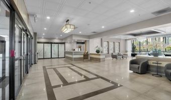 3701 N Country Club Dr 404, Aventura, FL 33180