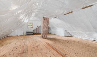 61 Applegate Rd, Cranston, RI 02920