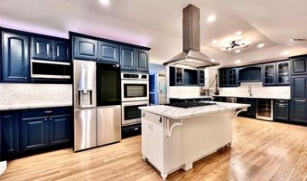 59 Western Concourse, Amity Harbor, NY 11701