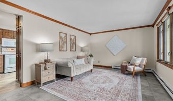 1525 E JOHN St, Appleton, WI 54915