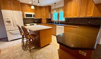236 Wilson St, Alden, MN 56009