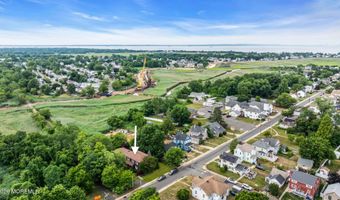 210 Church St, Belford, NJ 07718