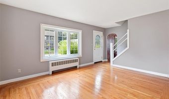 111 White Pkwy, North Smithfield, RI 02896