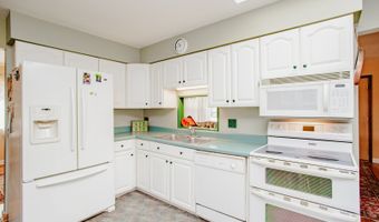 1849 W Spring Ridge Dr, Arlington Heights, IL 60004