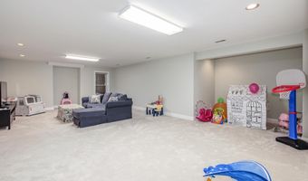 9304 WILDOAK Dr, Bethesda, MD 20814