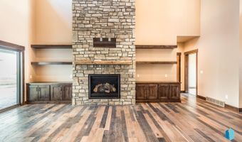 2816 E Sunflower Cir, Brandon, SD 57005